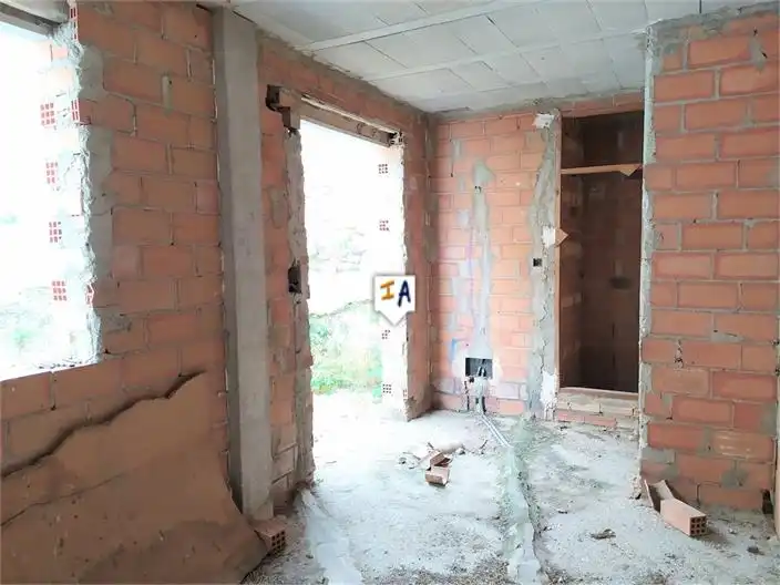 Casa adosada en venta en Iznájar