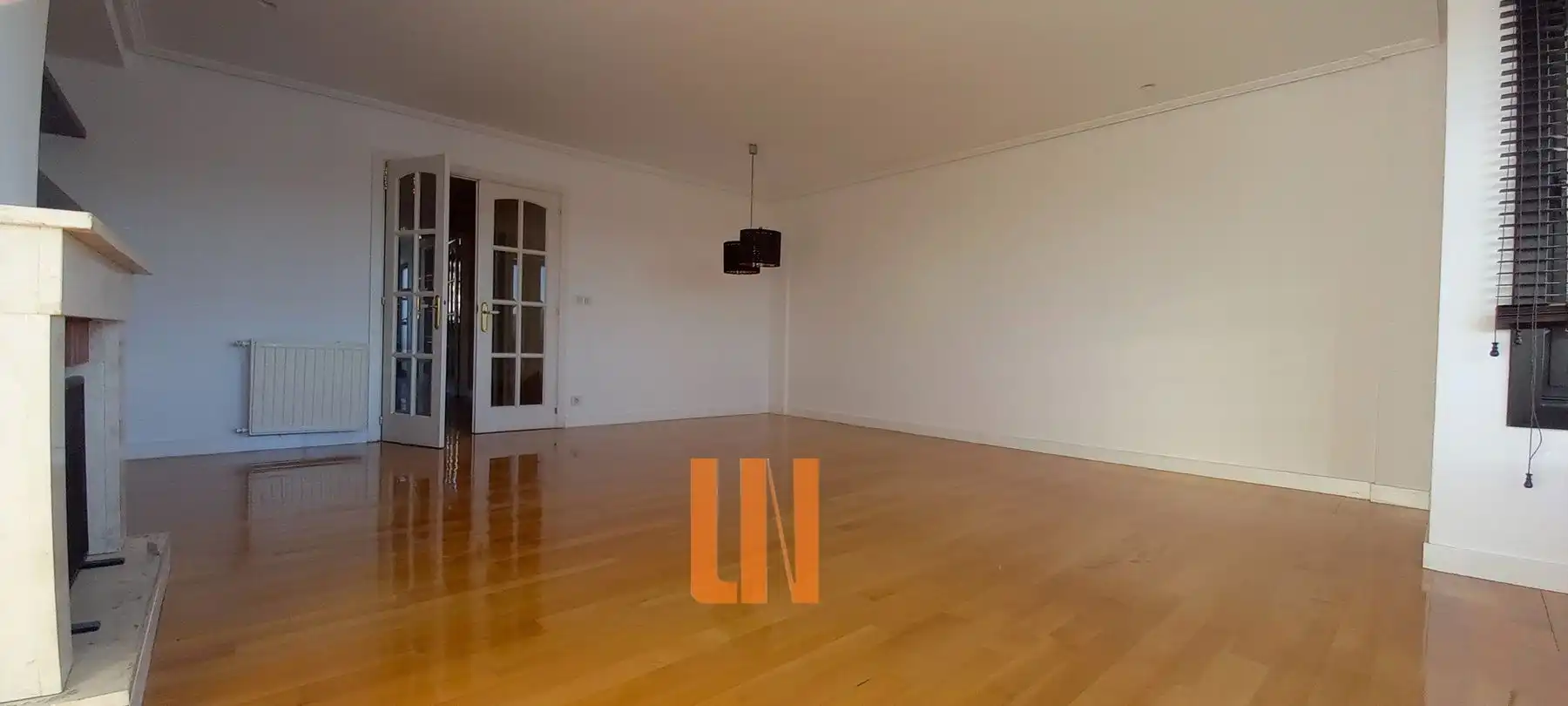 Sala d'estar de Pis de lloguer en Oleiros amb Calefacció, Parquet i Traster