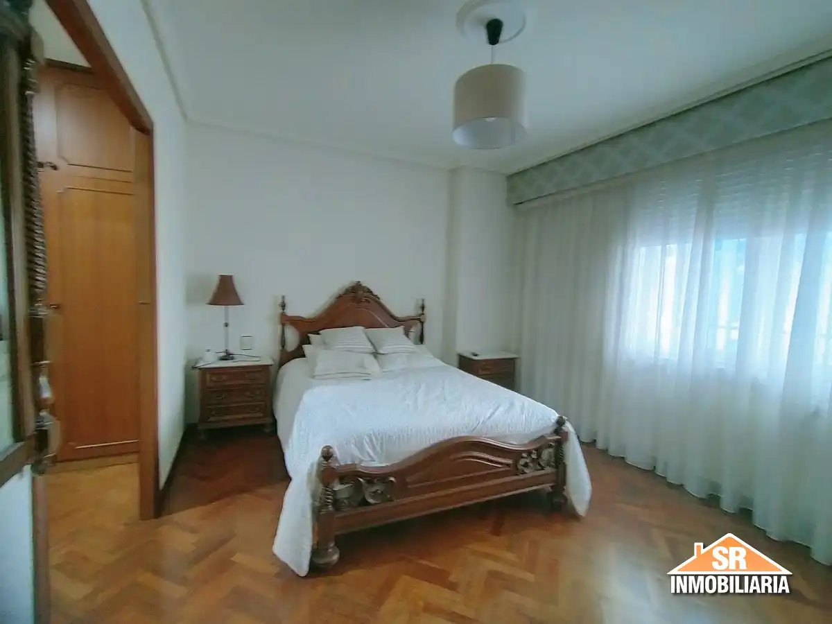 Habitación de Piso de alquiler en A Coruña Capital  con Calefacción, Amueblado y Horno