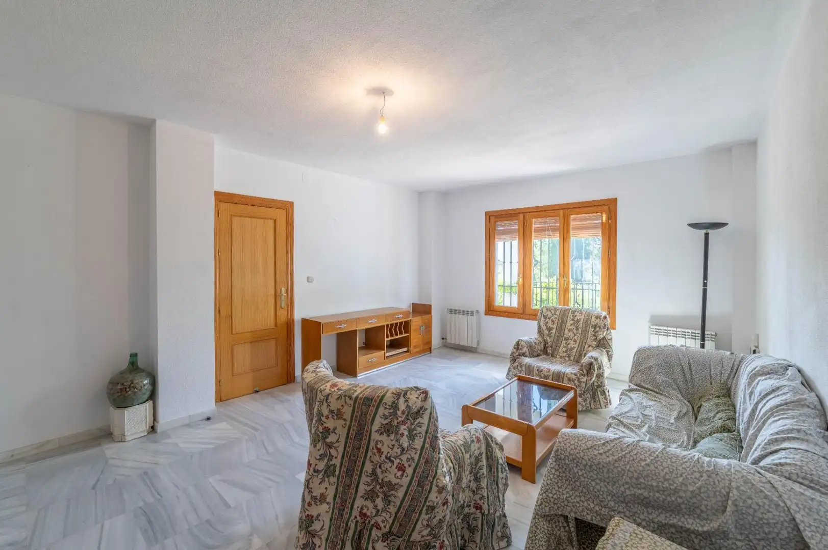Sala d'estar de Casa o xalet en venda en Las Gabias amb Calefacció, Jardí privat i Terrassa