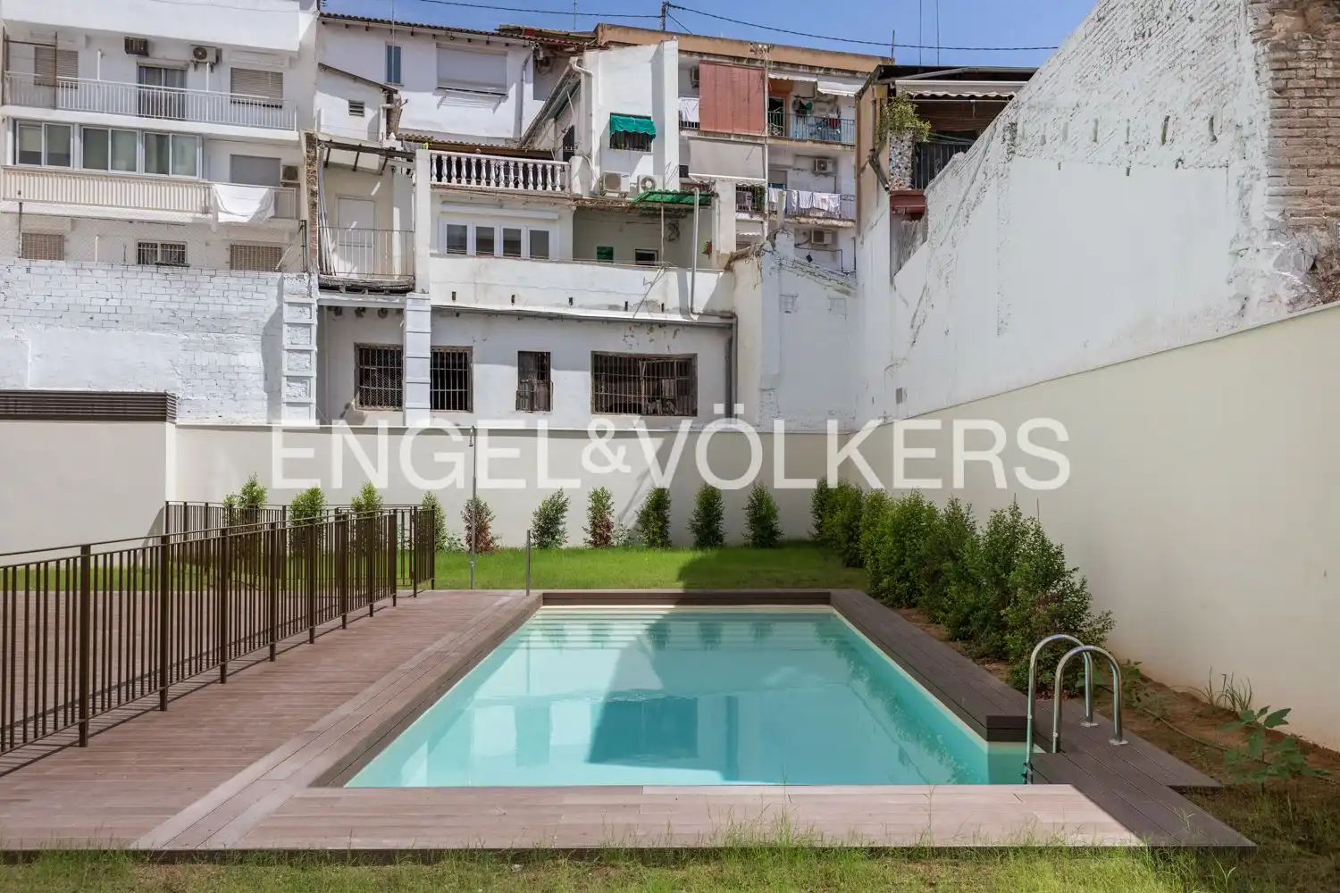 Piscina de Piso de alquiler en Valencia con Aire acondicionado, Calefacción y Jardín privado