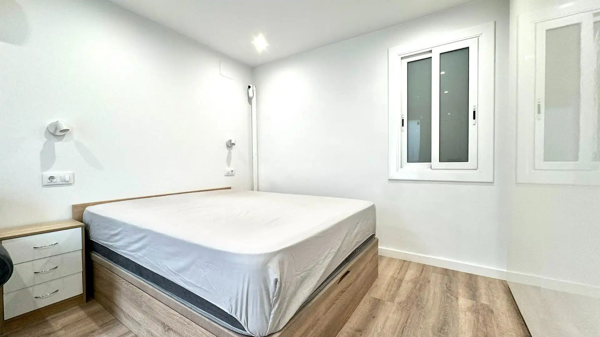 Schlafzimmer von Wohnung zum Verkauf in Barcelona mit Klimaanlage, Heizung und Parkett
