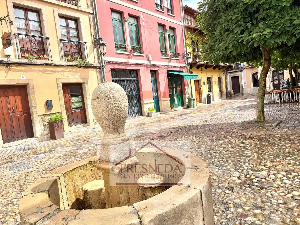 Außenansicht von Gebäude zum Verkauf in Avilés
