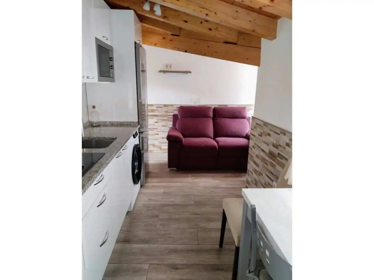 Cuina de Apartament de lloguer en Burgos amb Calefacció, Parquet i Moblat