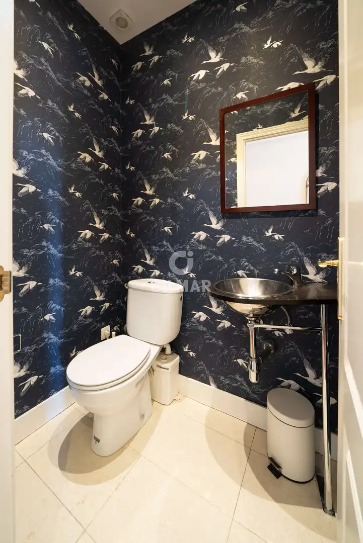 Bathroom of Flat for sale in Madrid  with Heating and Storage room