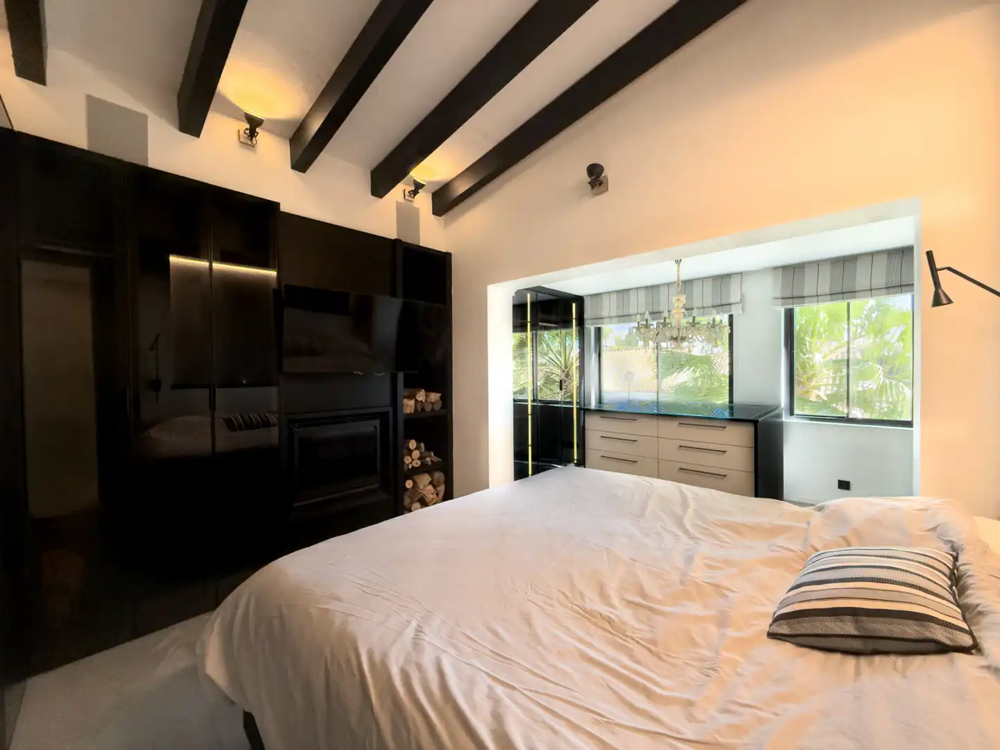 Dormitori de Casa o xalet en venda en Marbella amb Aire condicionat, Jardí privat i Terrassa
