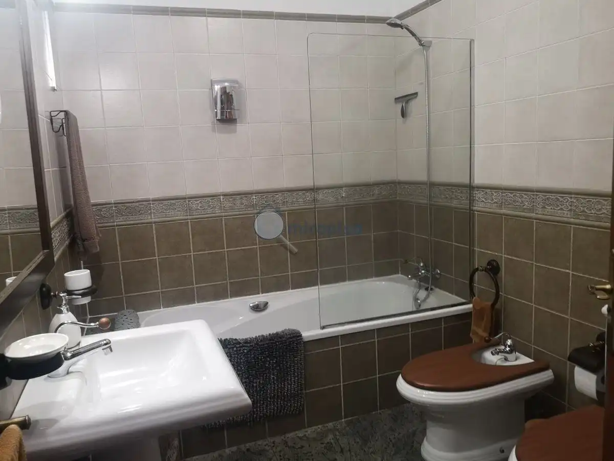 Bathroom of Flat for share in El Rosario  with Terrace