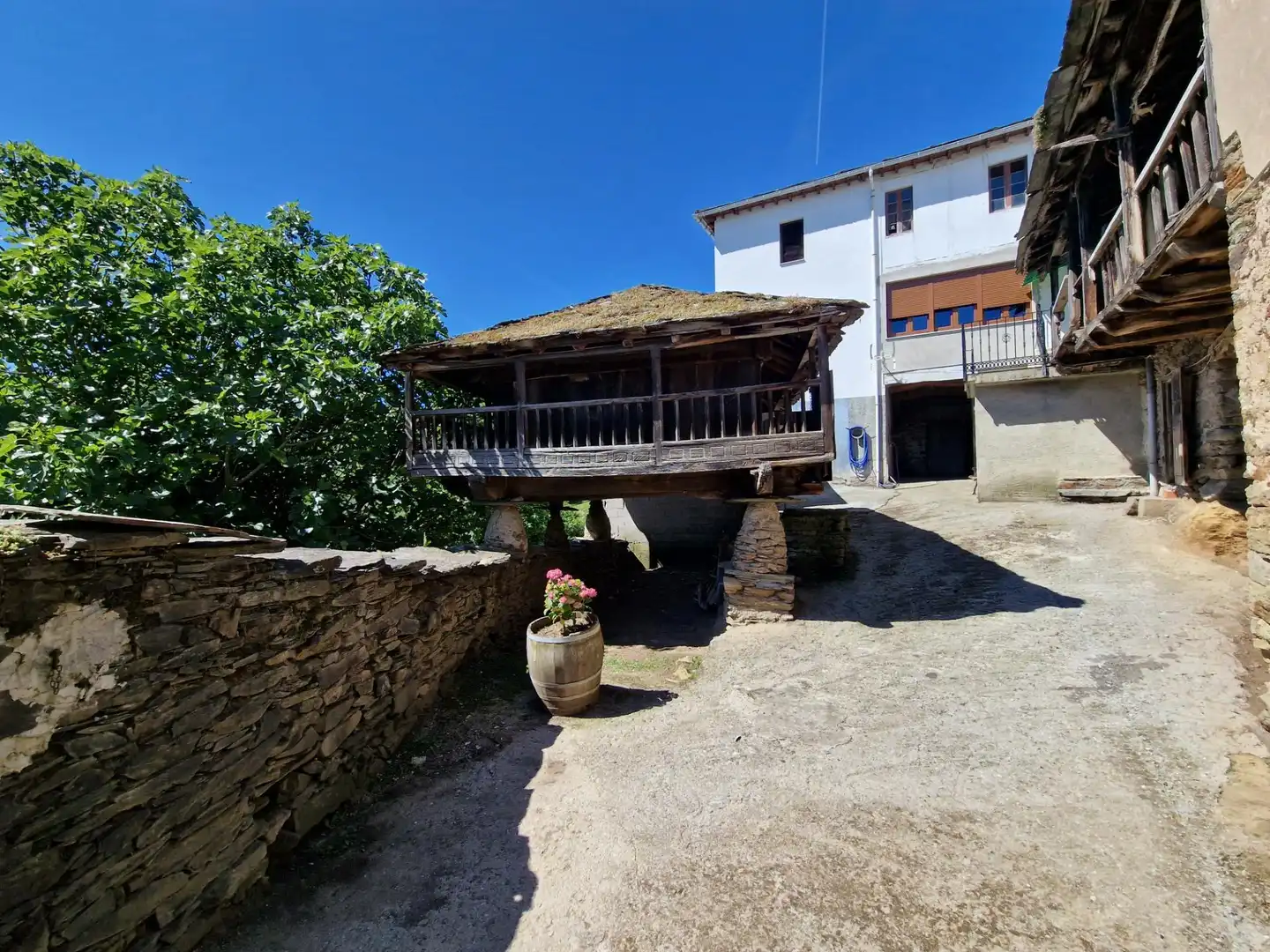 Vista exterior de Finca rústica en venta en Cangas del Narcea con Calefacción, Jardín privado y Terraza