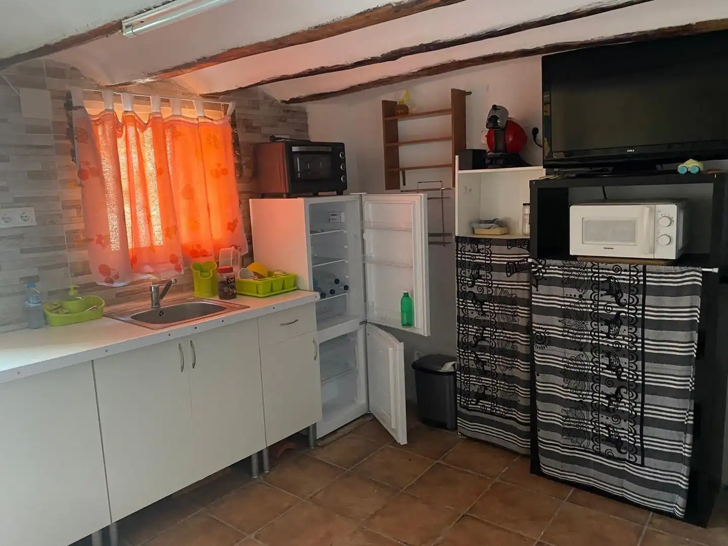 Cuina de Finca rústica en venda en Villanueva de Jiloca amb Jardí privat