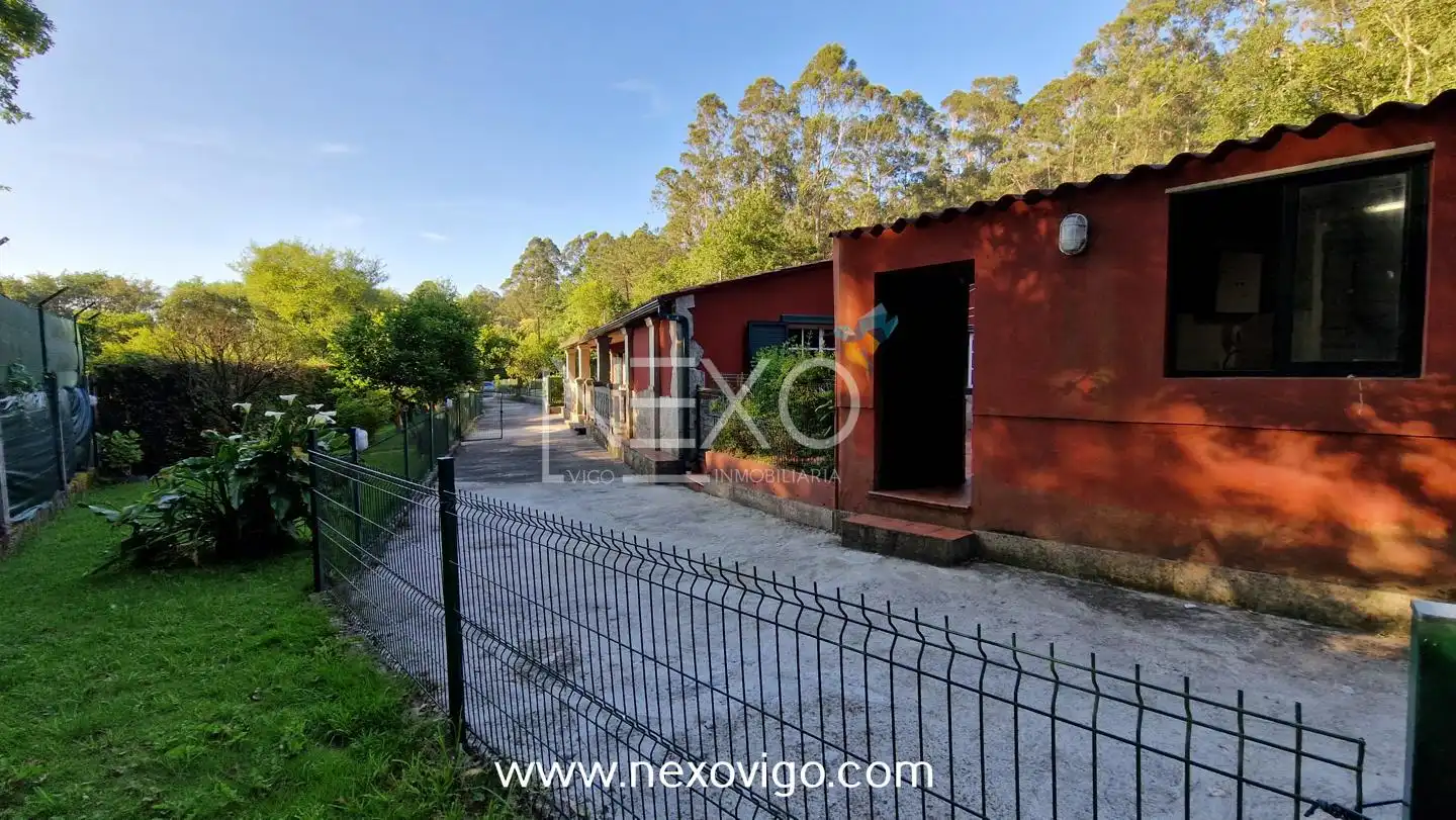 Vista exterior de Casa o chalet en venta en Cangas  con Calefacción, Jardín privado y Piscina
