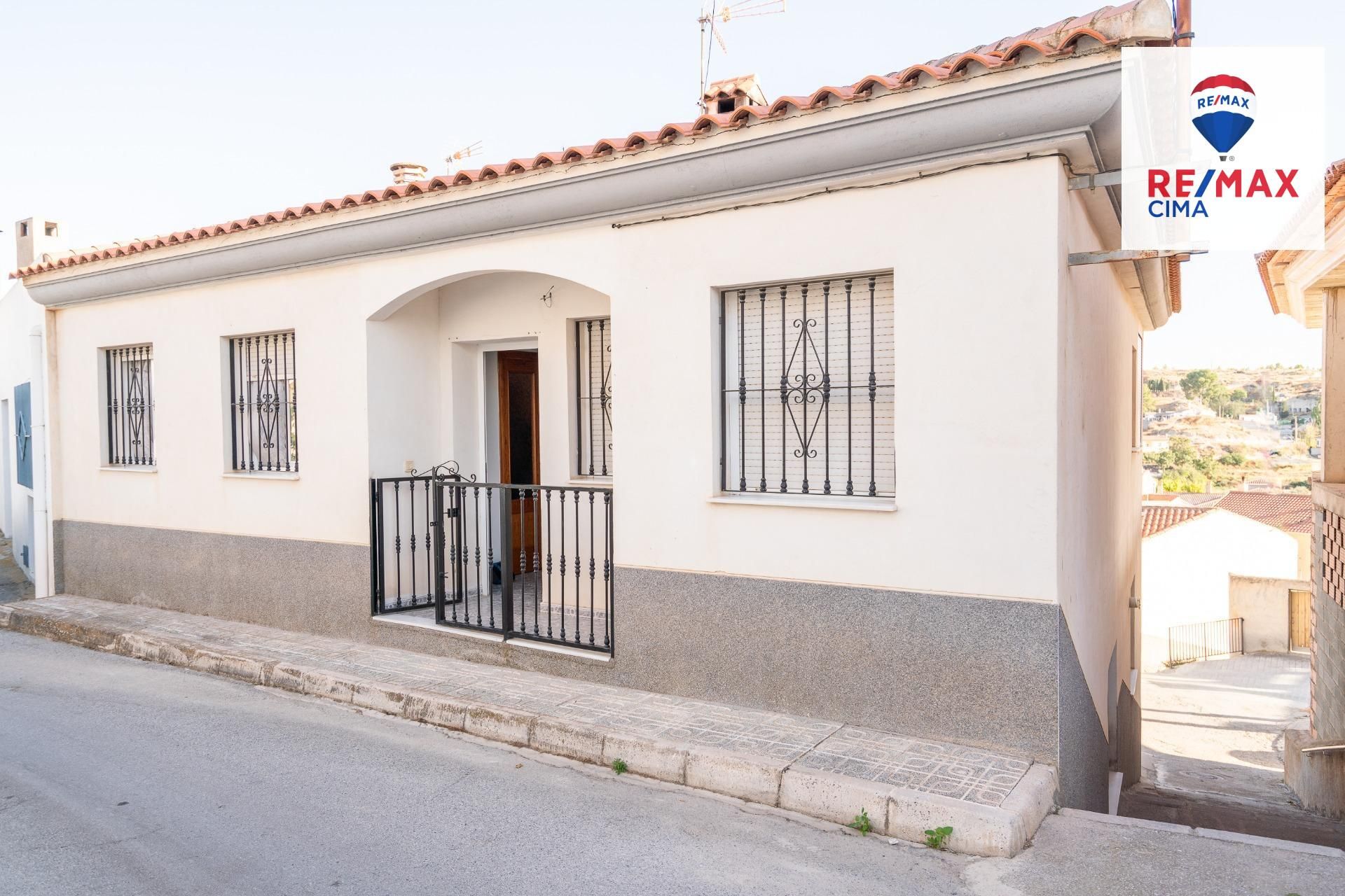 Exterior view of House or chalet for sale in Benamaurel  with Storage room and Balcony
