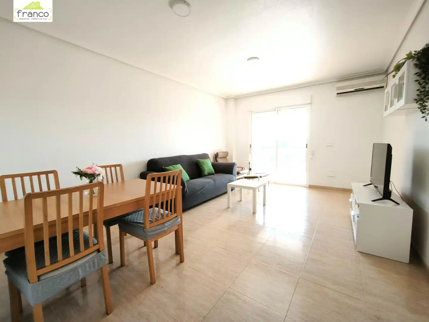 Living room of Flat for sale in Murcia  with Air Conditioner, Terrace and Furnished