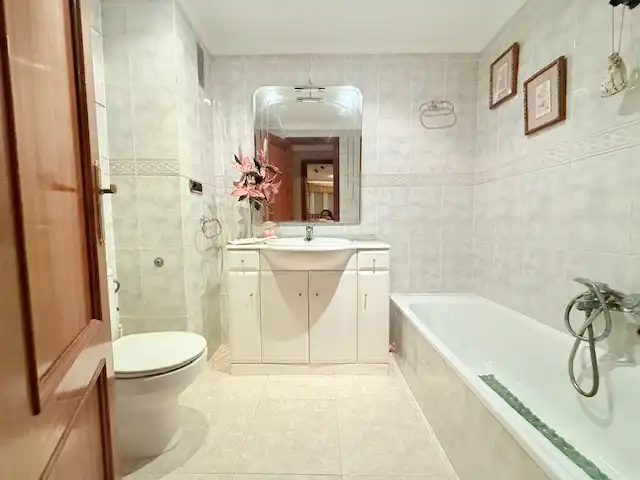 Baño de Piso en venta en L'Alcora con Calefacción y Trastero
