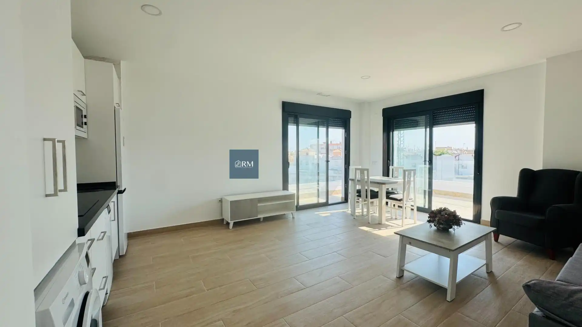 Sala d'estar de Pis de lloguer en Sanlúcar de Barrameda amb Aire condicionat, Terrassa i Moblat