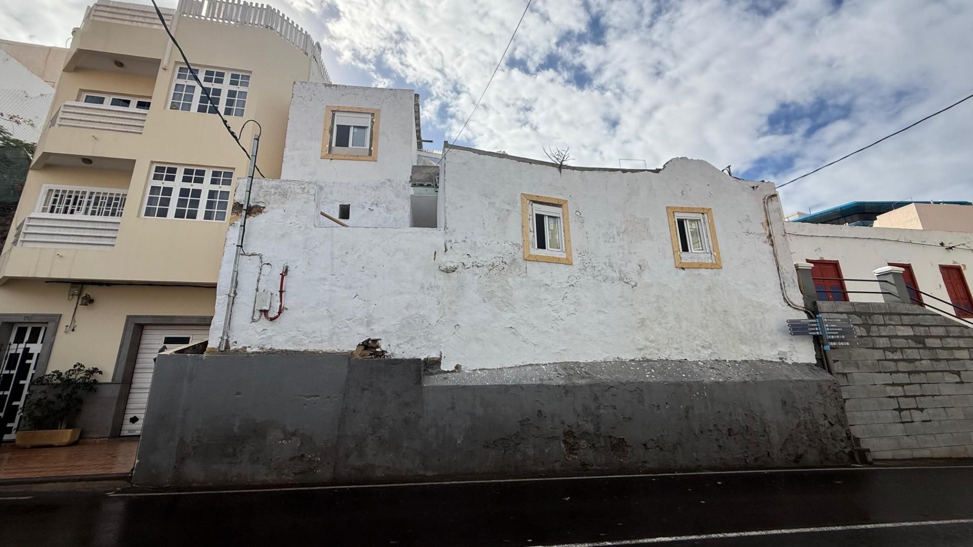 Vista exterior de Casa adosada en venda en Santa María de Guía de Gran Canaria amb Balcó