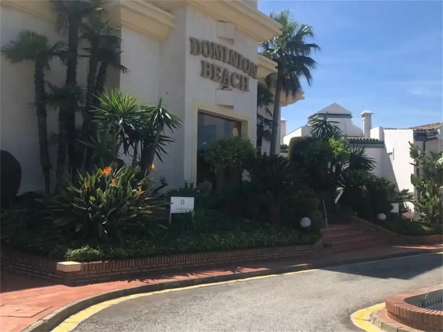Casa adosada en venda en Estepona amb Aire condicionat, Piscina i Balcó