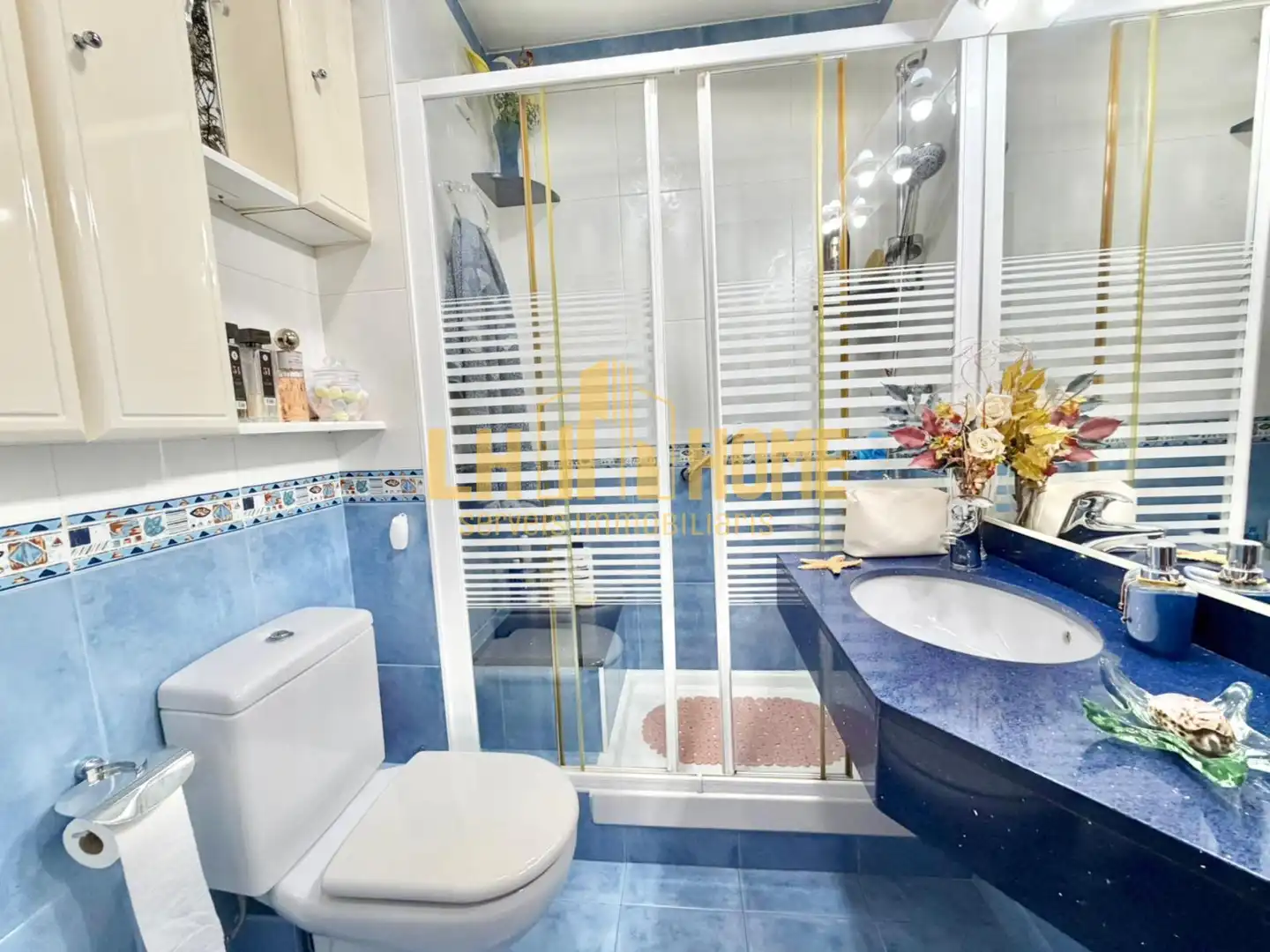 Badezimmer von Dachboden zum Verkauf in L'Hospitalet de Llobregat mit Klimaanlage, Heizung und Parkett
