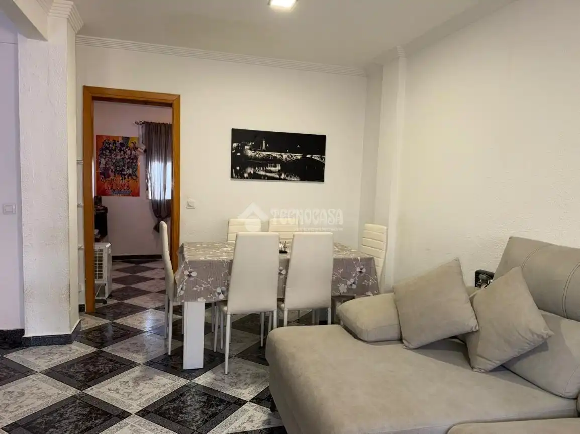 Sala de estar de Casa adosada en venta en Sevilla