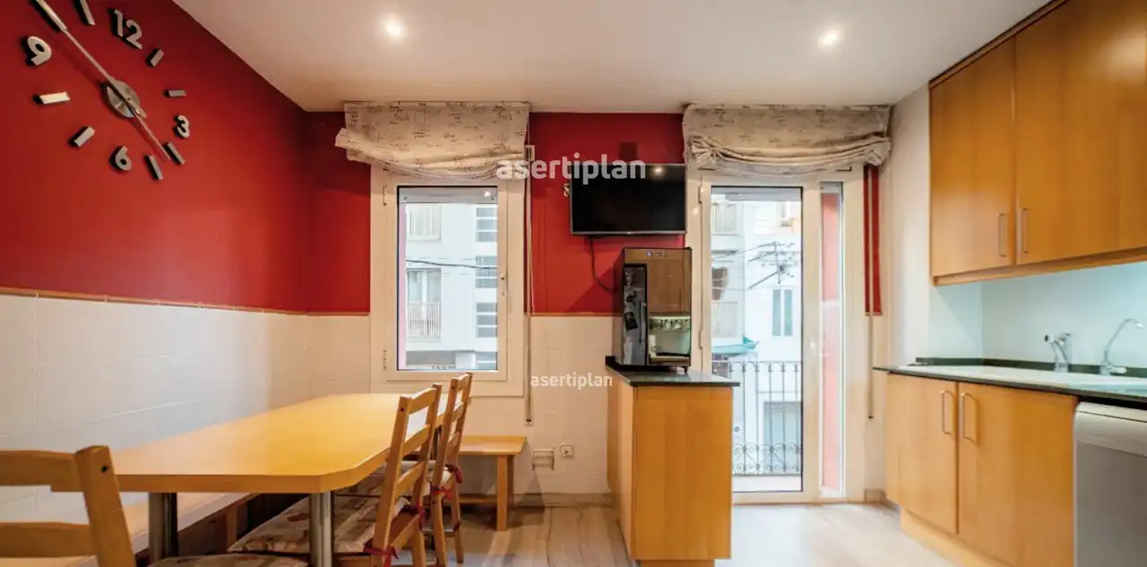 Außenansicht von Maisonette zum Verkauf in Mataró mit Klimaanlage, Heizung und Terrasse