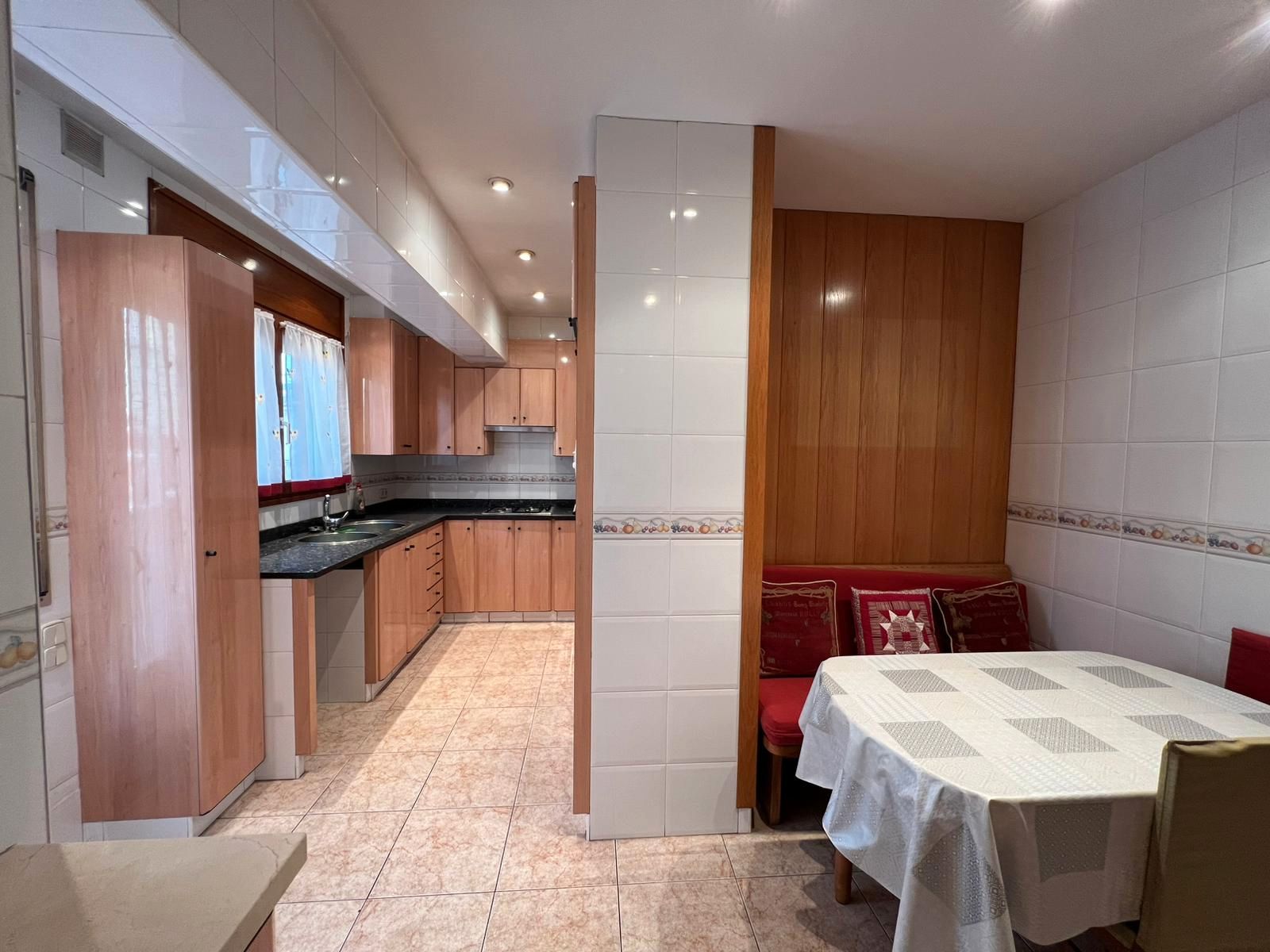 Cuina de Casa o xalet en venda en Centelles amb Calefacció, Terrassa i Traster