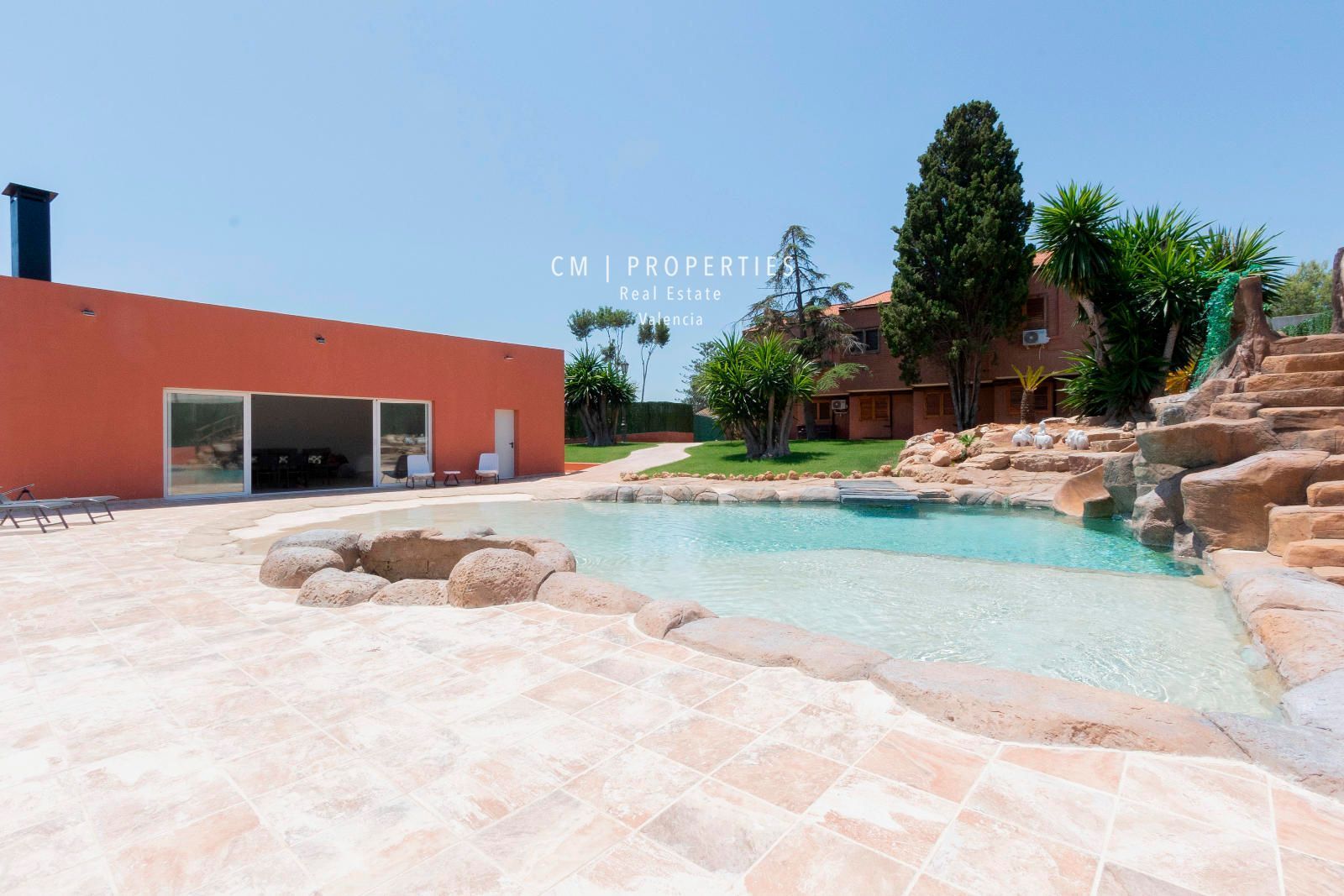 Garden of House or chalet for sale in Paterna  with Air Conditioner, Heating and Swimming Pool