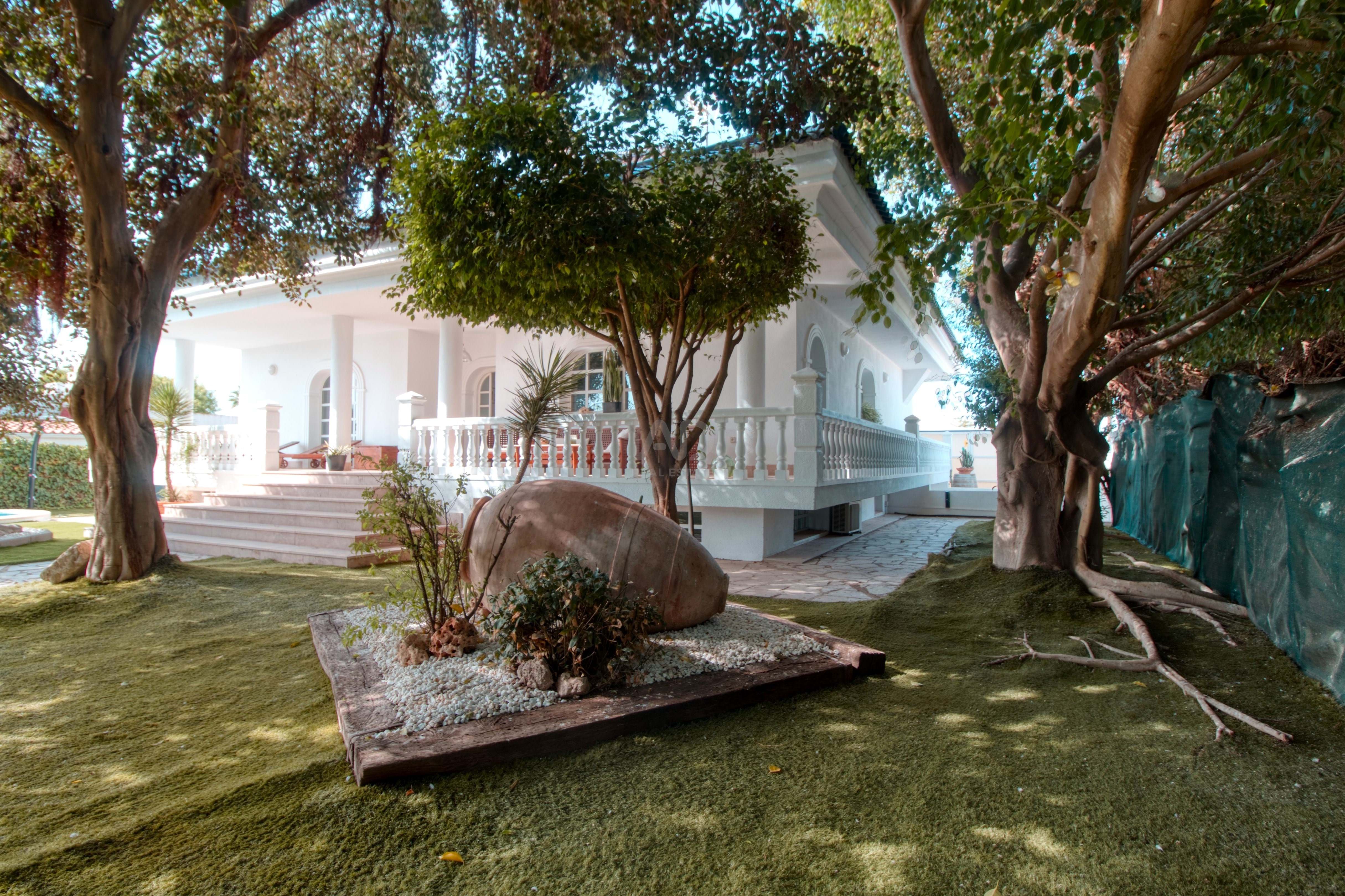 Garden of House or chalet for sale in Torrevieja  with Air Conditioner, Heating and Terrace