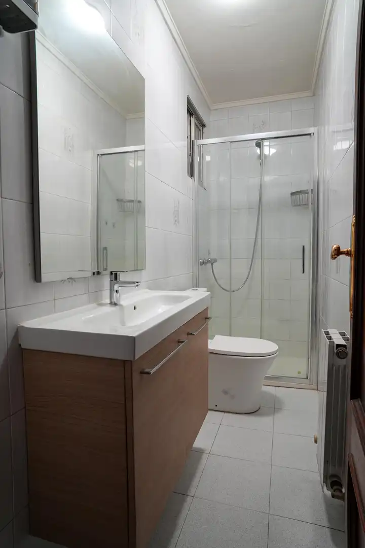 Bathroom of Flat for sale in Getxo 