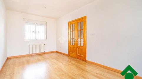 Foto 4 de Casa adosada en venta en Plaza de Toros, Atarfe