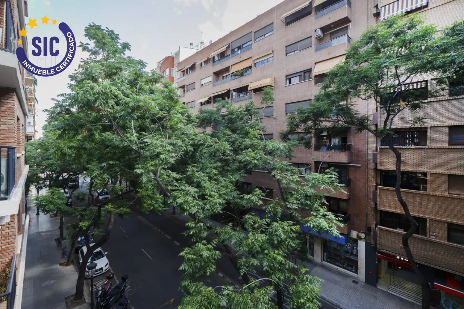 Vista exterior de Pis en venda en Valencia amb Balcó