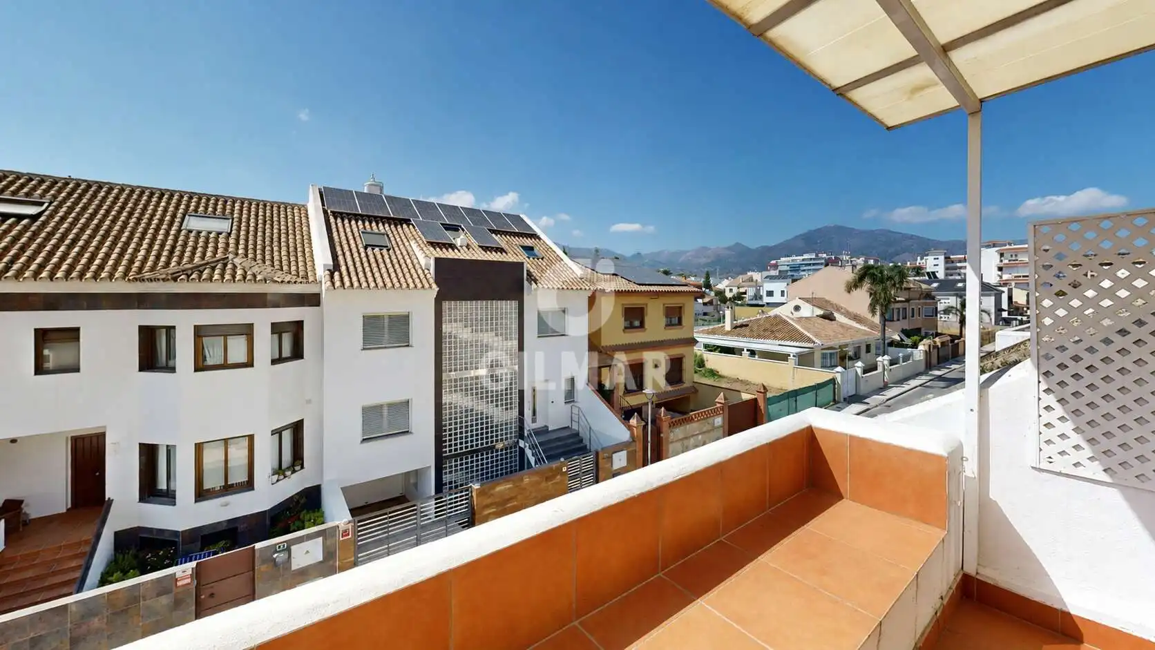 Vista exterior de Casa adosada en venta en Fuengirola con Calefacción, Jardín privado y Piscina