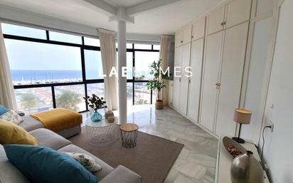 Sala d'estar de Apartament en venda en Marbella amb Aire condicionat