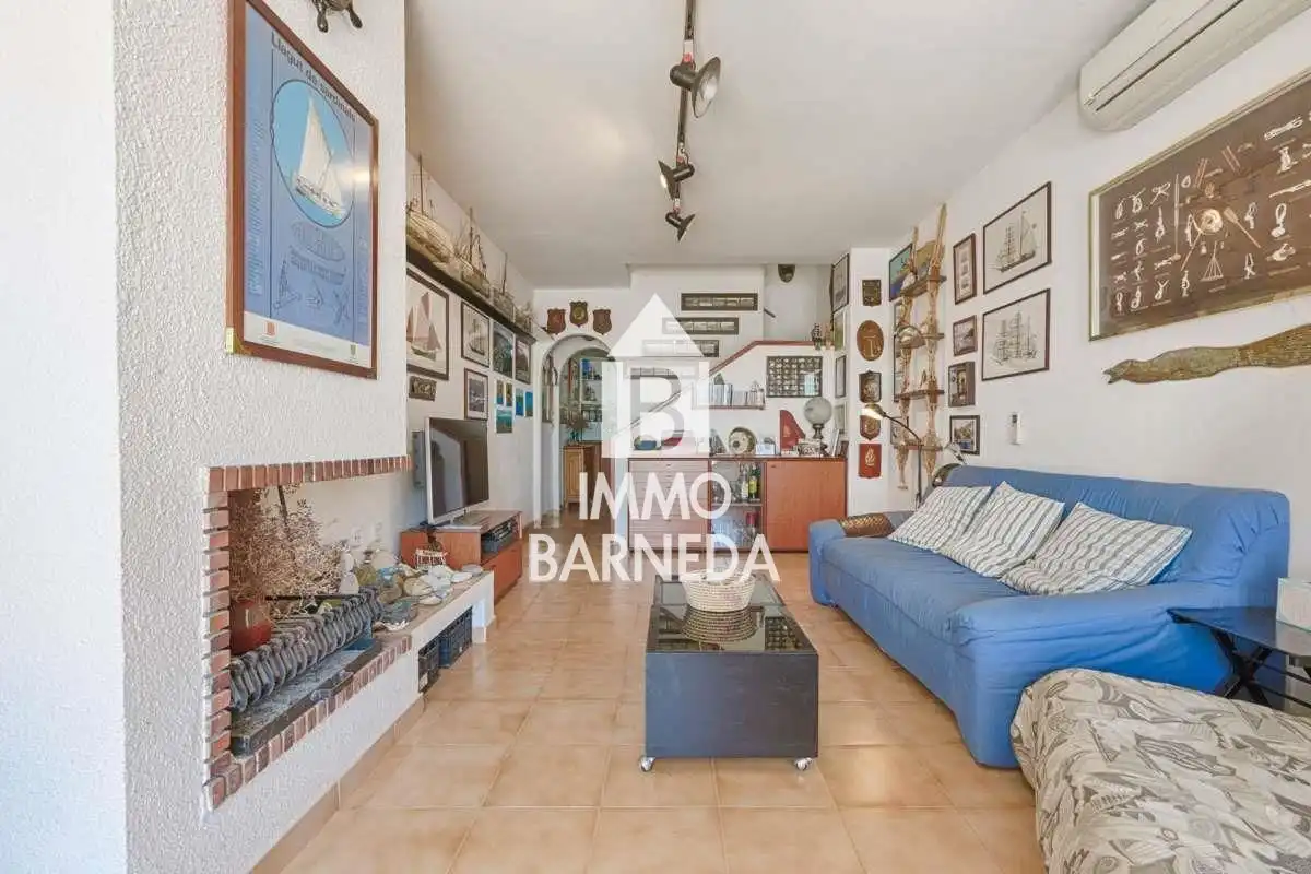 Sala de estar de Casa o chalet en venta en Roses con Terraza y Balcón