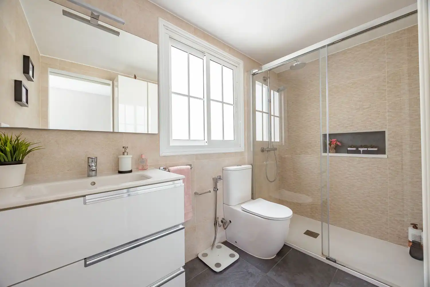 Badezimmer von Gebäude zum Verkauf in Telde