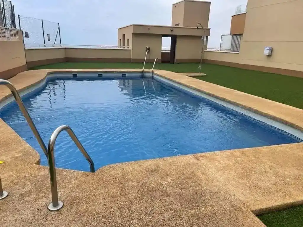 Swimming pool of Flat for rent in Aguadulce