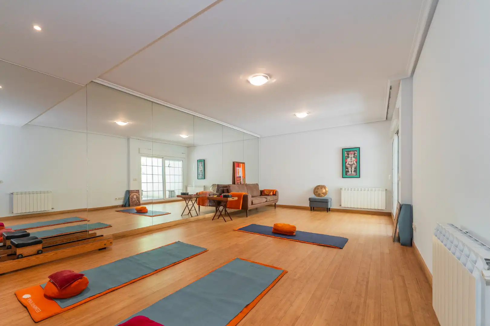 Sala d'estar de Casa adosada en venda en Las Rozas de Madrid amb Calefacció, Jardí privat i Piscina comunitària