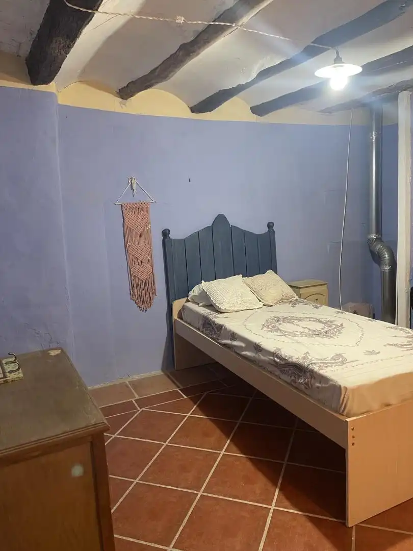 Habitación de Casa adosada en venta en La Baronia de Rialb con Amueblado, Horno y Microondas