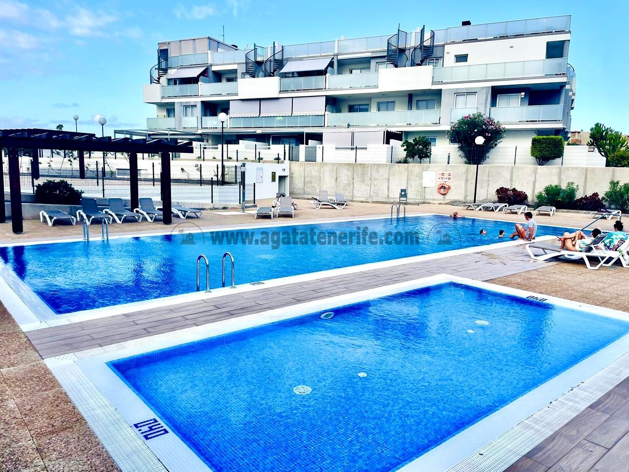 Piscina de Apartament en venda en Granadilla de Abona amb Terrassa, Traster i Moblat