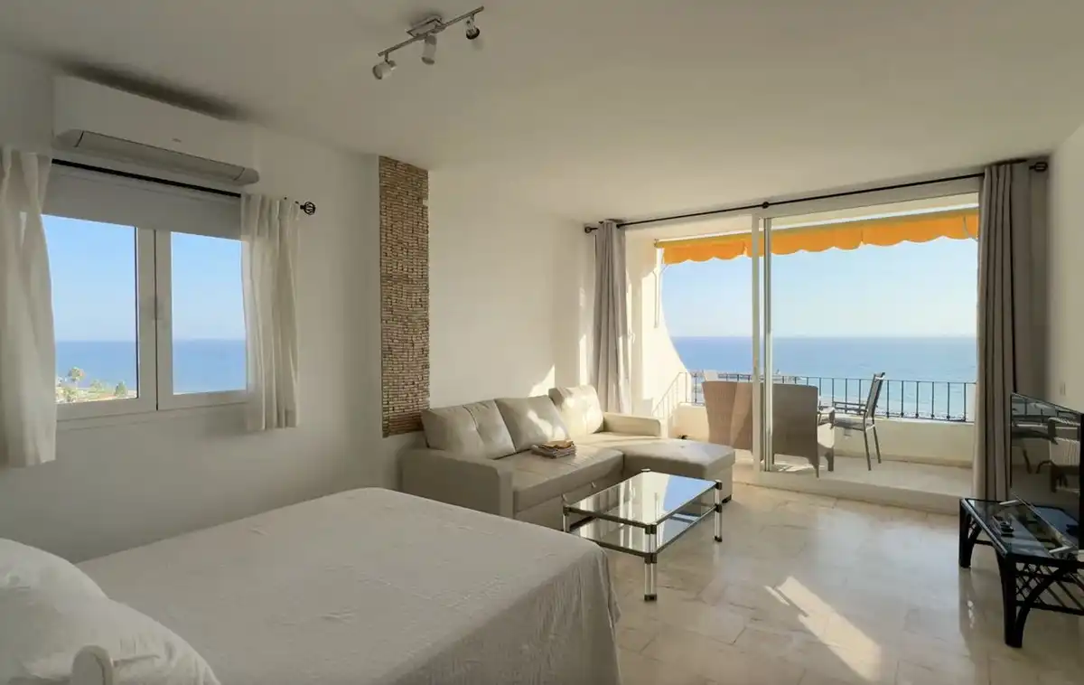 Schlafzimmer von Wohnungen zum Verkauf in Marbella mit Klimaanlage, Terrasse und Alarm