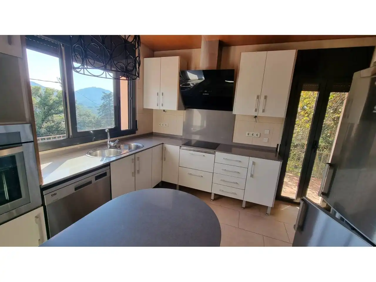 Houses for sale in Calle Lleida, Vallromanes