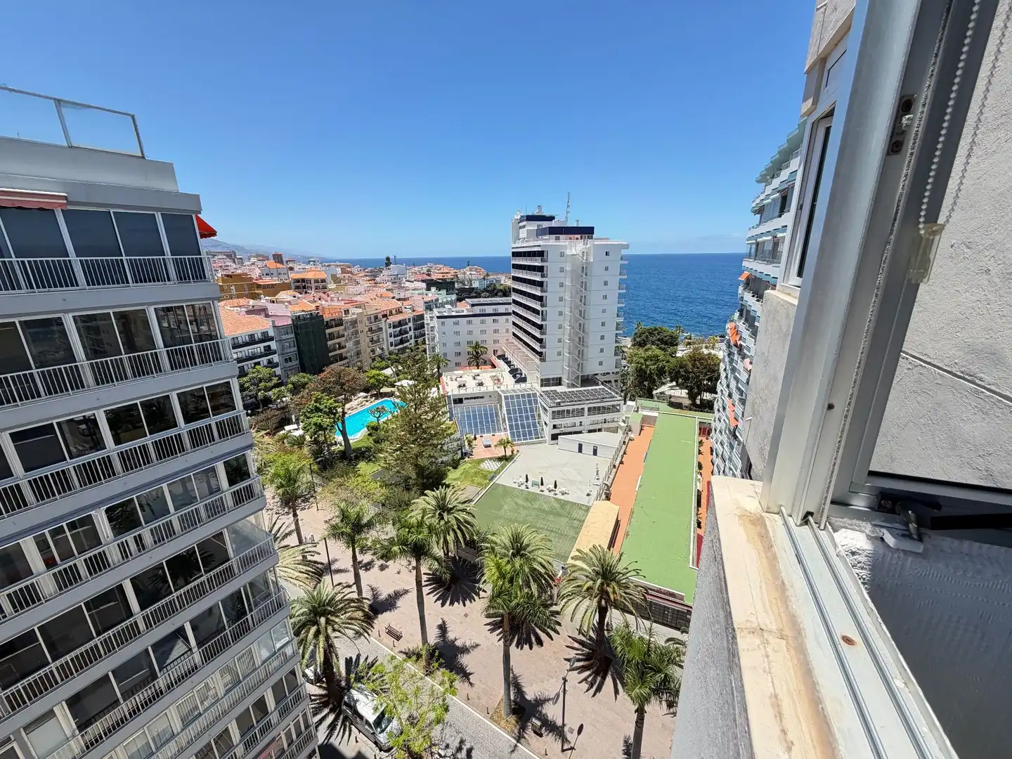 Vista exterior de Estudi en venda en Puerto de la Cruz amb Moblat