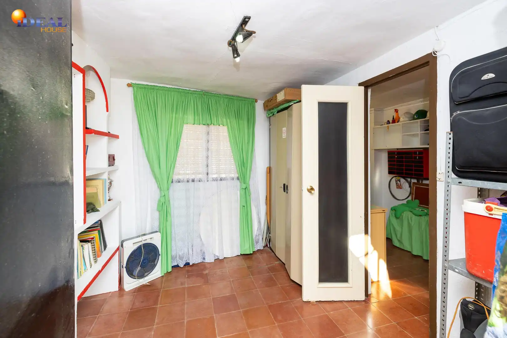 Einfamilien-Reihenhaus zum Verkauf in Calle de Nazar, Loja