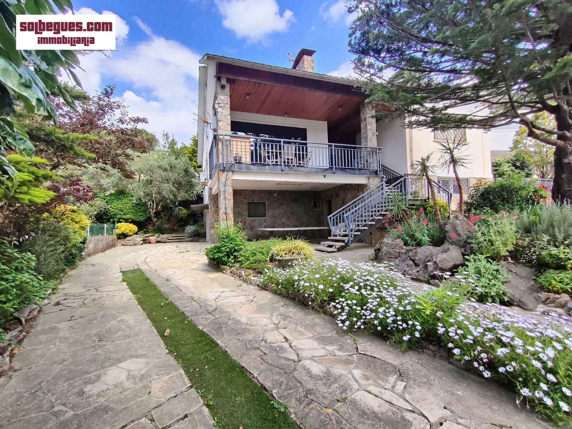 Vista exterior de Casa o chalet en venta en Begues con Aire acondicionado, Calefacción y Jardín privado