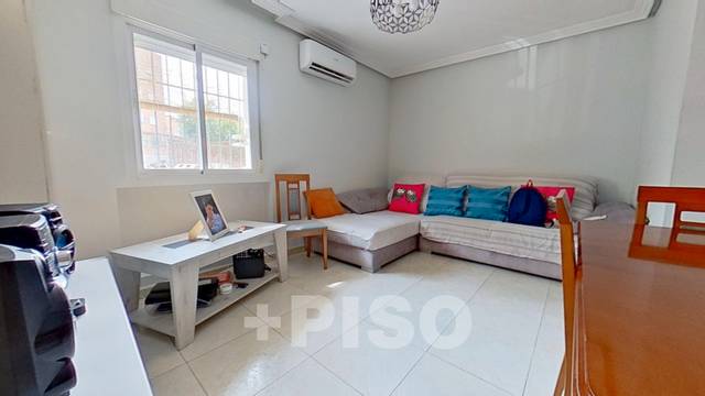 Piso en Venta en Calle Cangas de Onís en Simancas