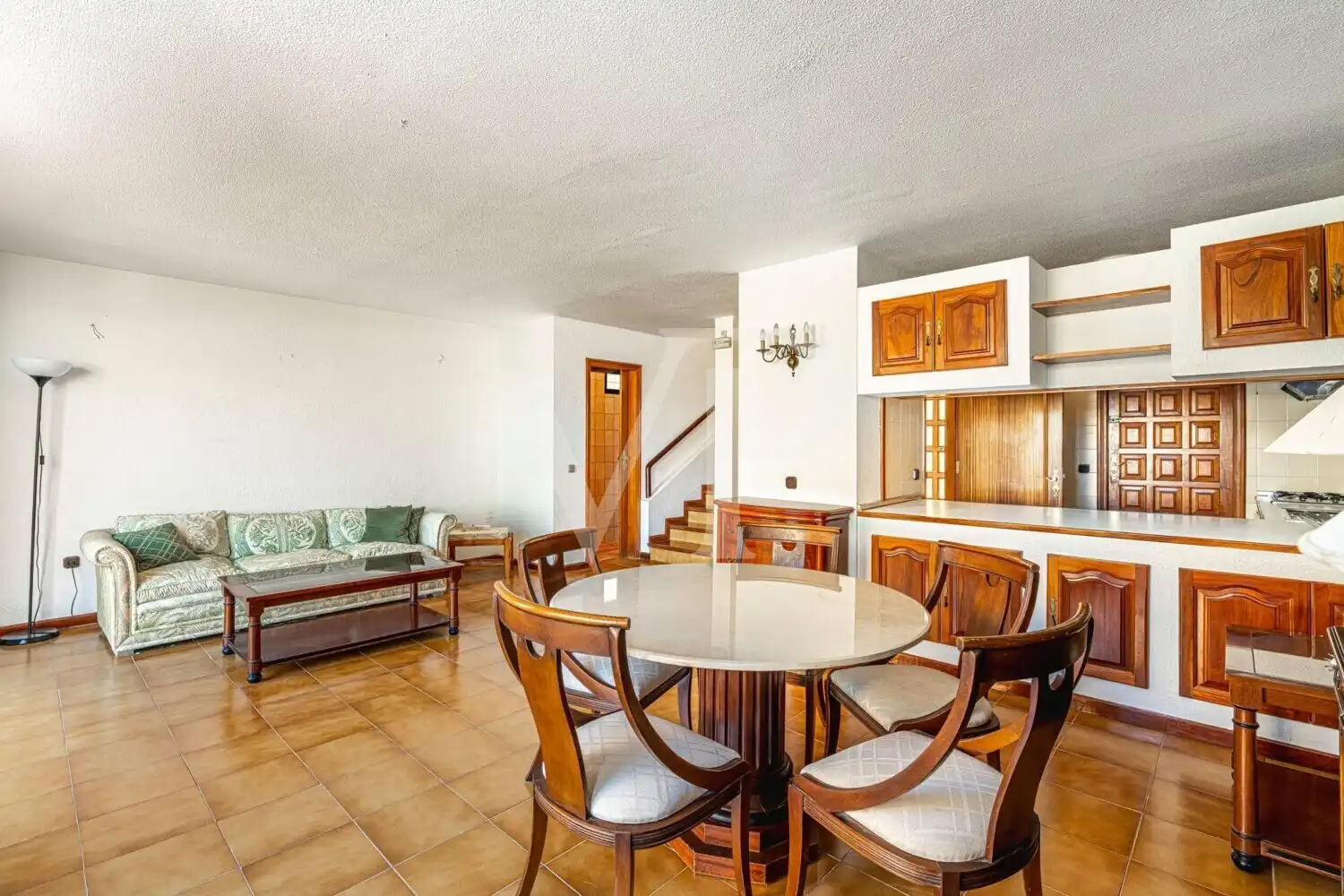 Sala de estar de Casa adosada en venta en Adeje con Terraza, Balcón y Piscina comunitaria