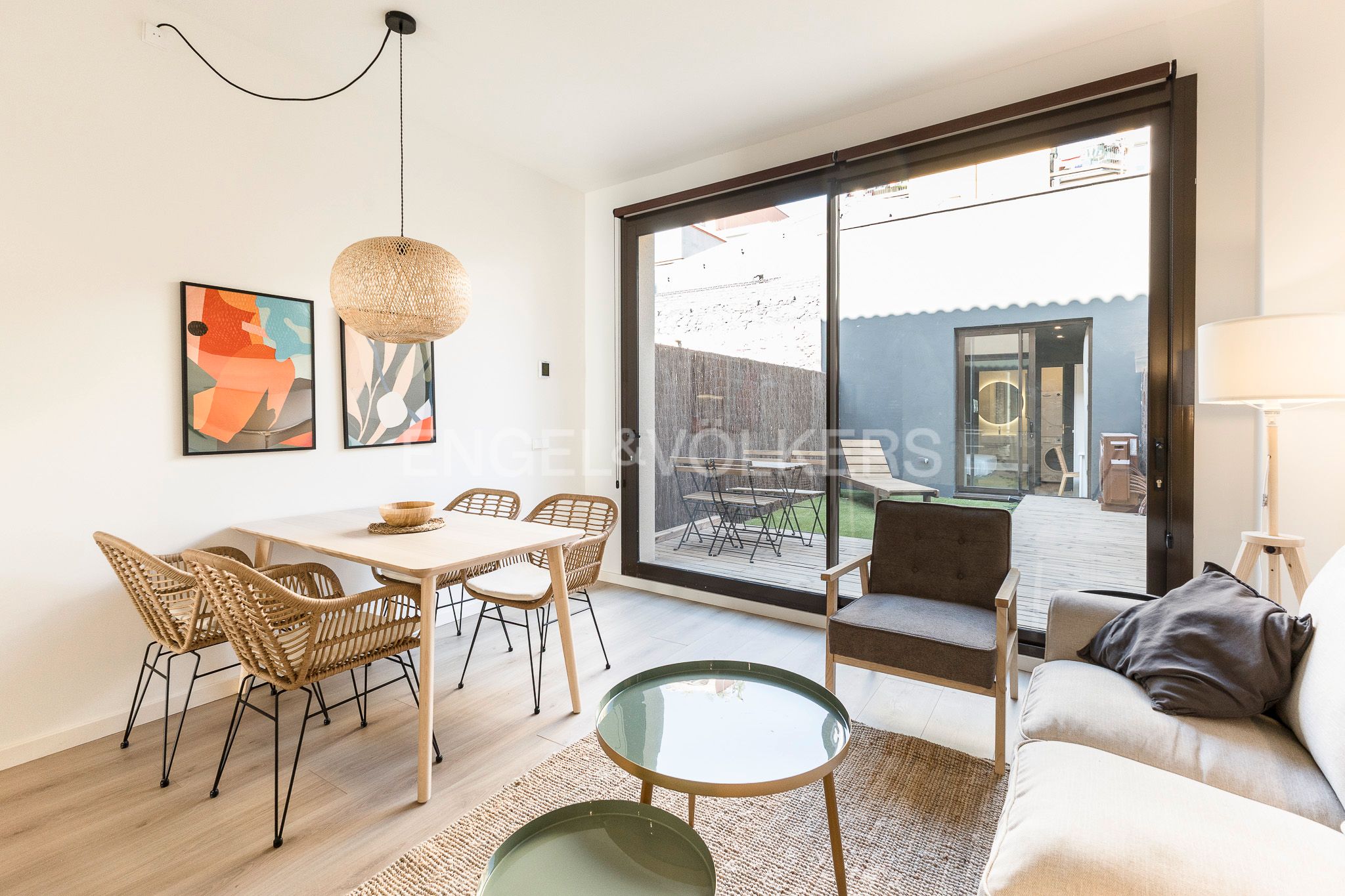 Exterior view of Apartment to rent in  Barcelona Capital  with Air Conditioner, Heating and Private garden