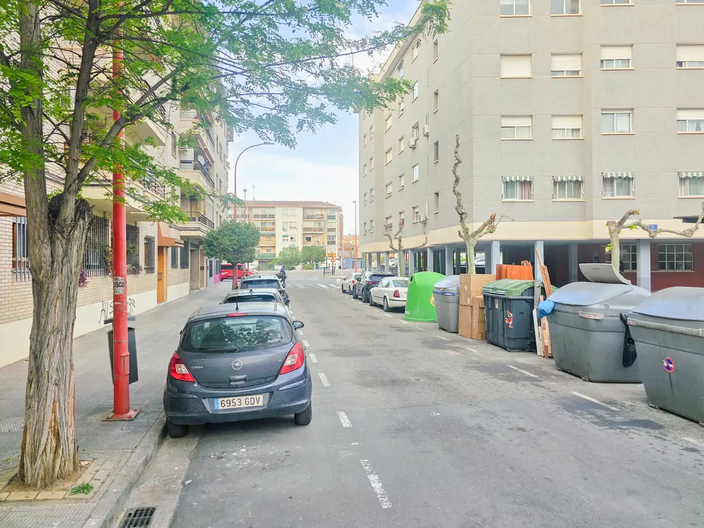 Außenansicht von Garage zum Verkauf in Utebo