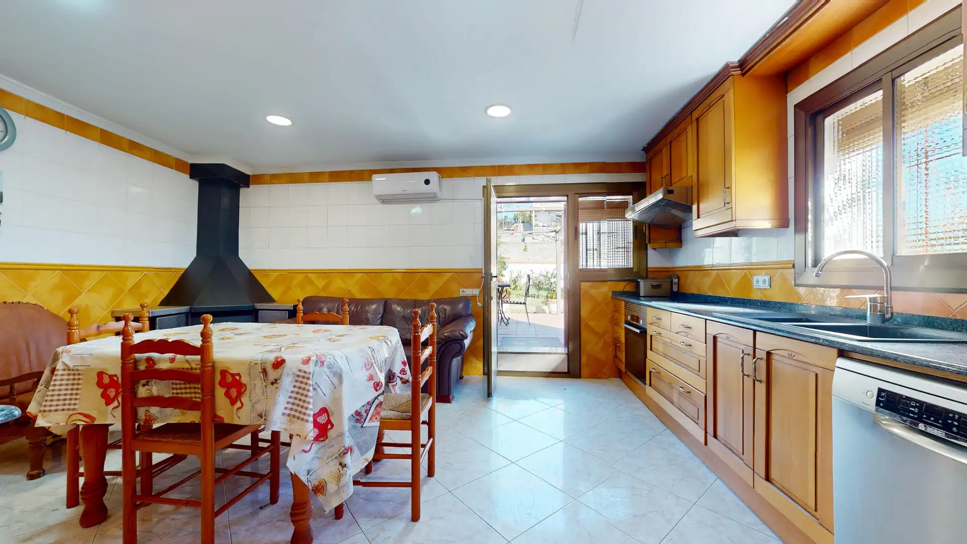 Cocina de Casa o chalet en venta en Lliçà d'Amunt con Calefacción, Terraza y Trastero