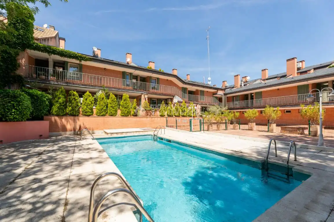 Piscina de Piso en venta en Torrelodones con Aire acondicionado, Calefacción y Terraza