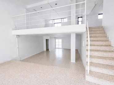 Local comercial en alquiler en Carrer De Mestral