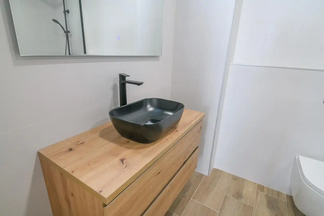 Baño de Piso en venta en Montmeló con Aire acondicionado, Calefacción y Alarma